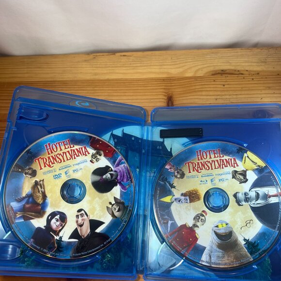 Hotel Transylvania (Blu-ray/DVD,2012) Used Good - $6 - Picture 2 of 3